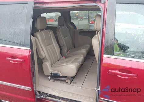 2011 Chrysler Town & Country Touring-L из США, поврежденный, VIN 2A4RR8DG4BR749714